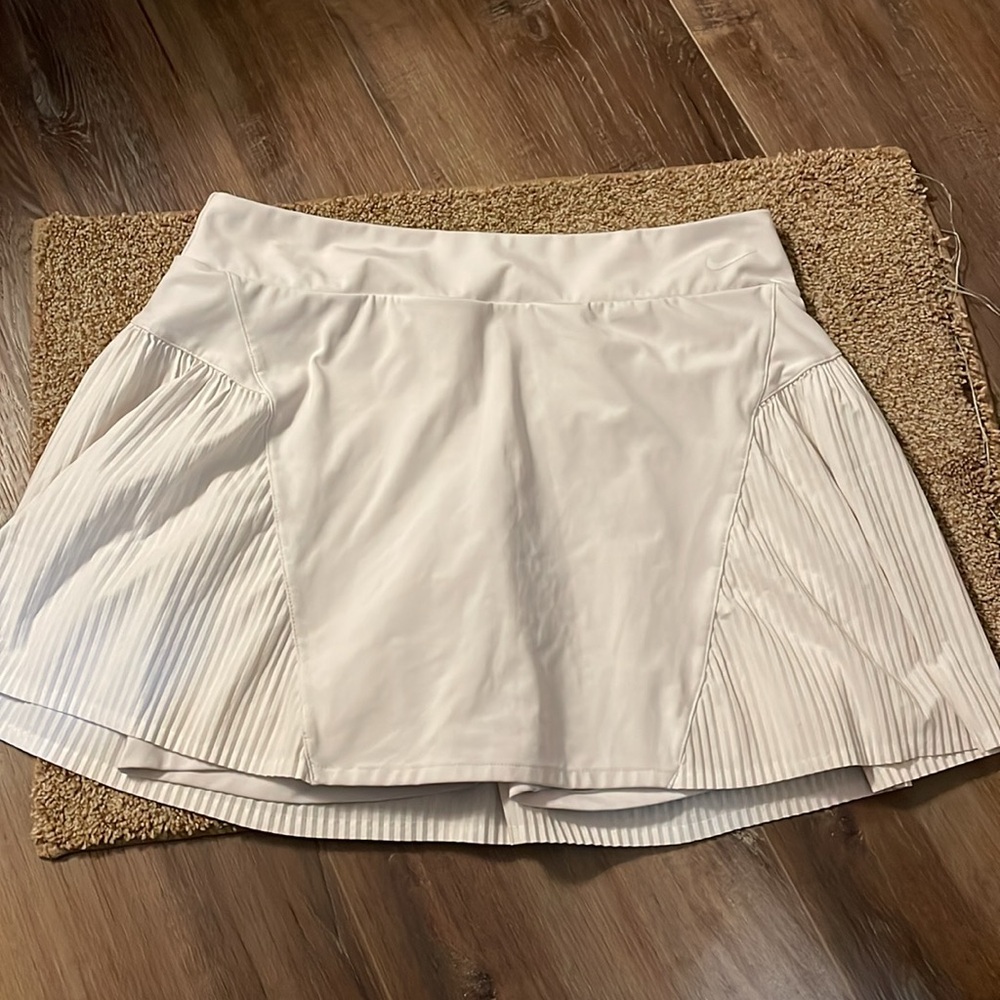 Nike dri fit white tennis skirt M
